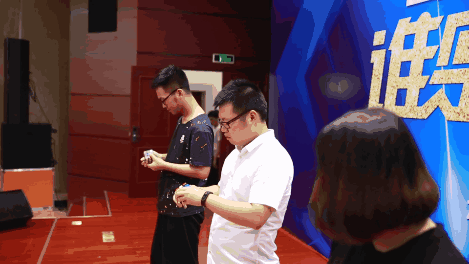 1501235379922645AVVj.gif 0 (4).gif